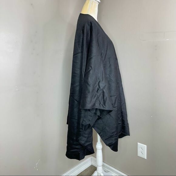 Tom Gutie Baby Alpaca Round Edge Cape Black - Picture 9 of 12